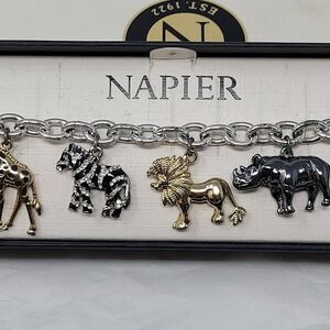 Napier Silver Tone Safari Zoo Animal Charm Bracelet Novelty Giraffe Zebra Gift